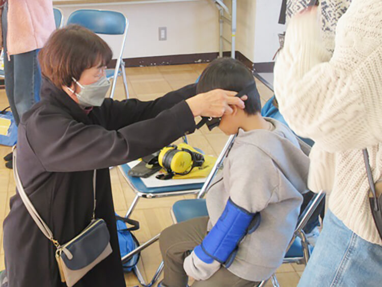 地区文化祭での福祉体験コーナーの様子