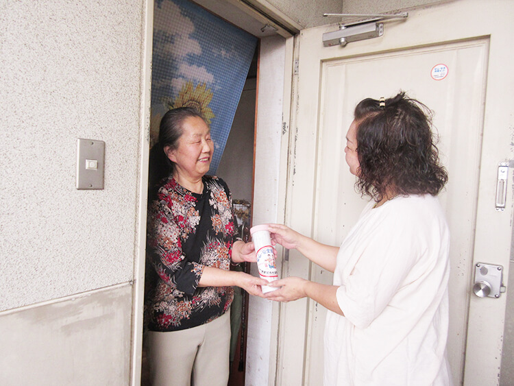 キット配付の様子